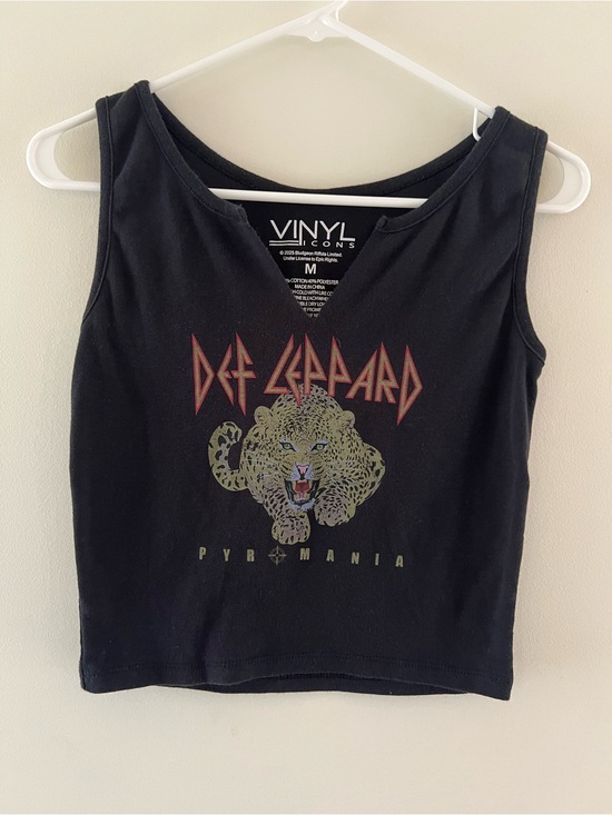 Vinyl Icons Tops - VINYL ICONS Def Leppard Black Cropped Tank Top